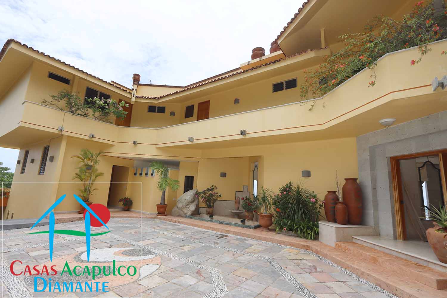 Casa Mari - Patio de recepción 4